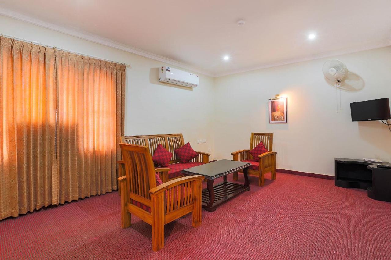 מומביי Capital O 72337 Hotel Konkan Tadka מראה חיצוני תמונה