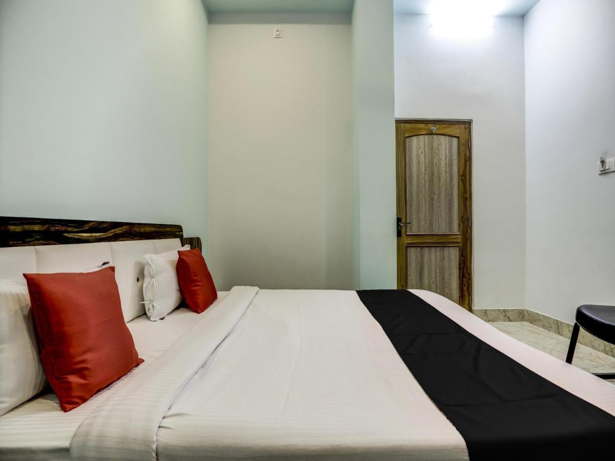 מומביי Capital O 72337 Hotel Konkan Tadka מראה חיצוני תמונה